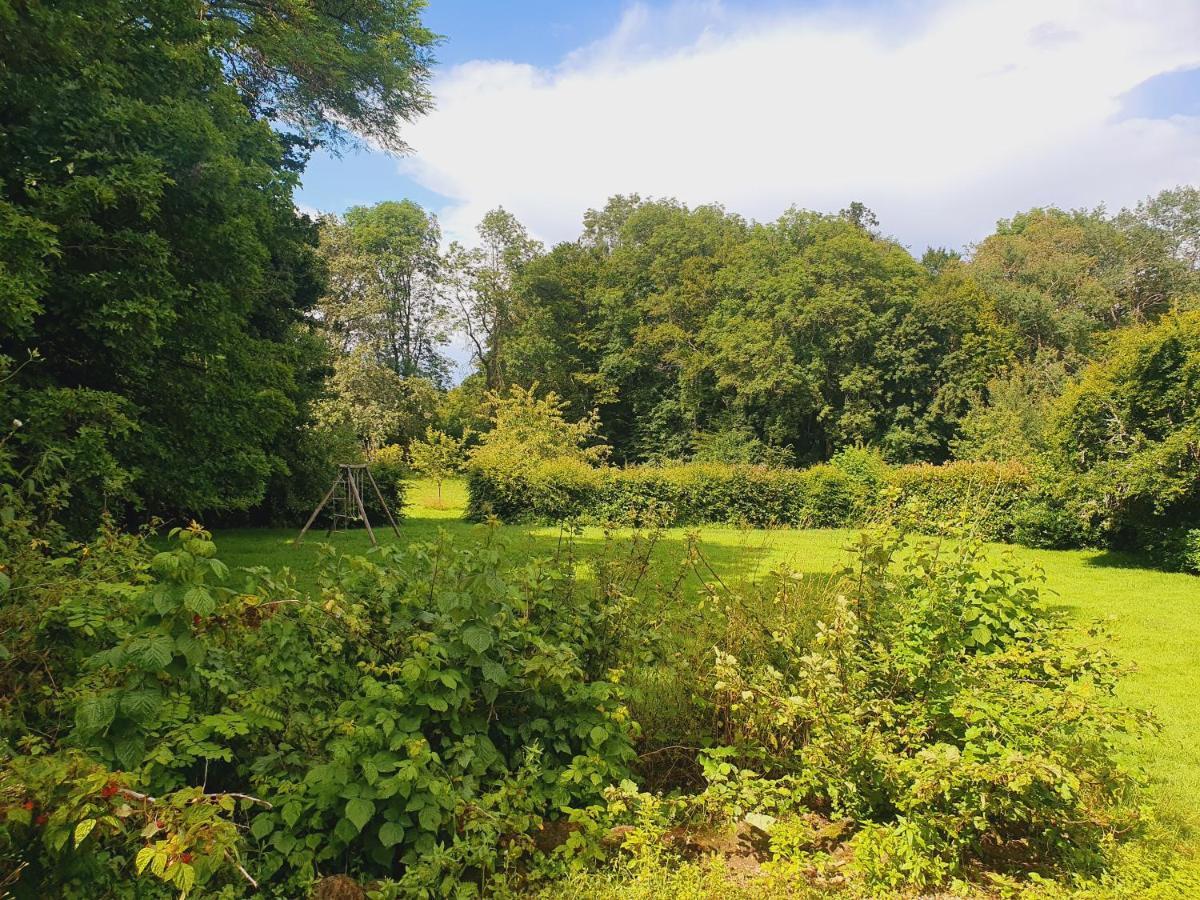 Ferme Equestre & D'hotes Gateau Stables Proche Guedelon Bed & Breakfast