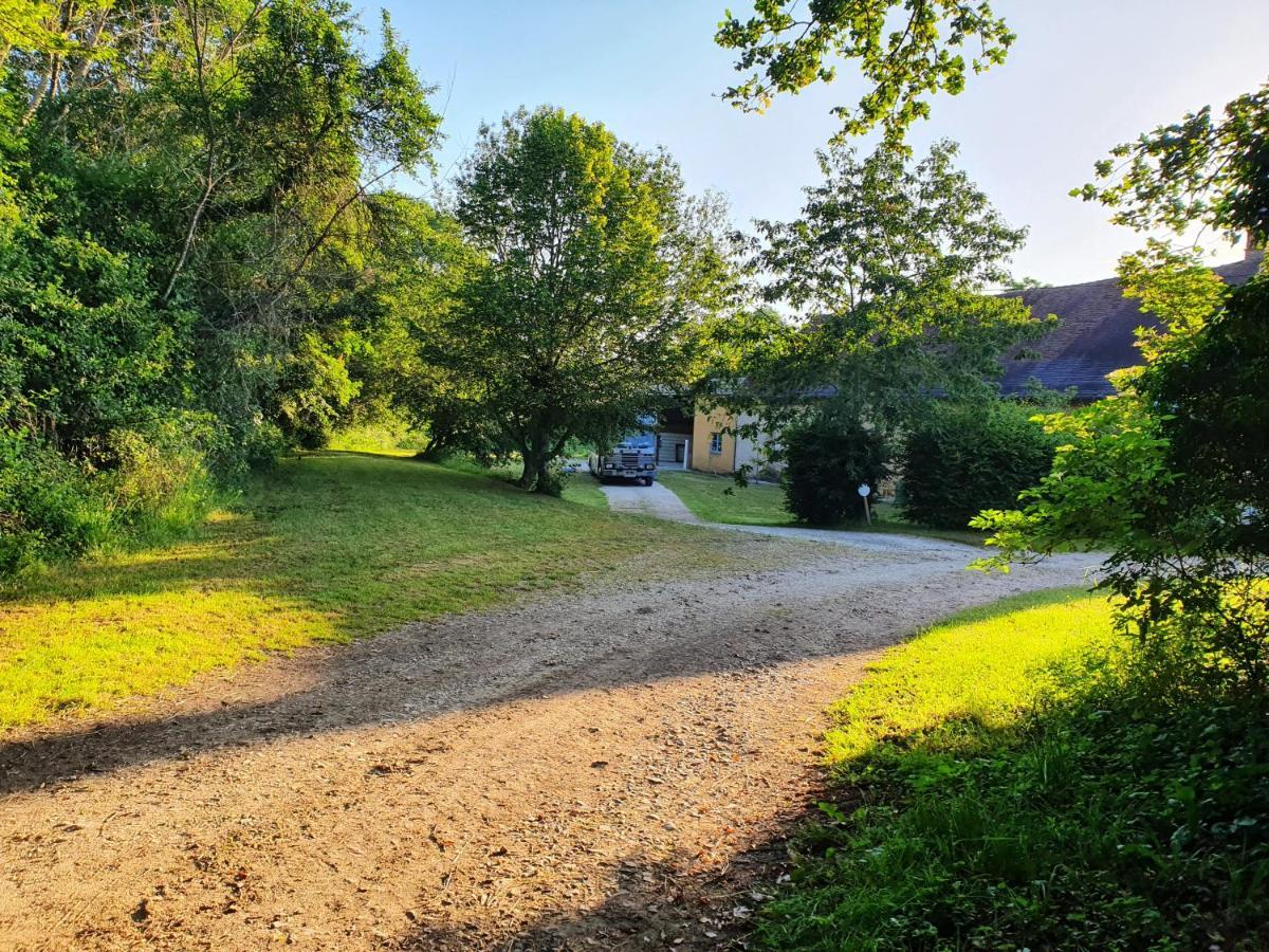 Ferme Equestre & D'hotes Gateau Stables Proche Guedelon Bed & Breakfast Saint-Amand-en-Puisaye