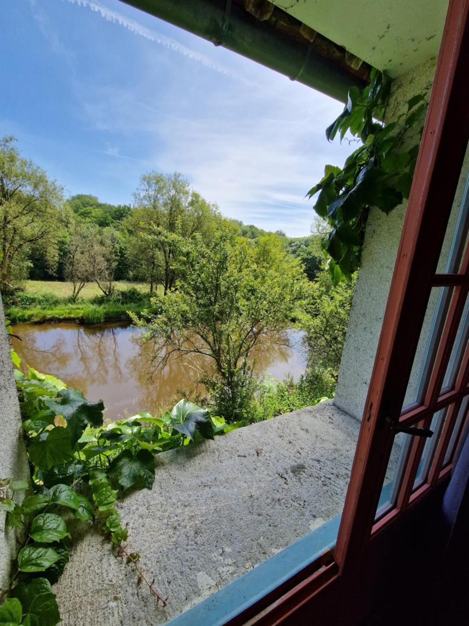Bed & Breakfast Ferme Equestre & D'hotes Gateau Stables Proche Guedelon *